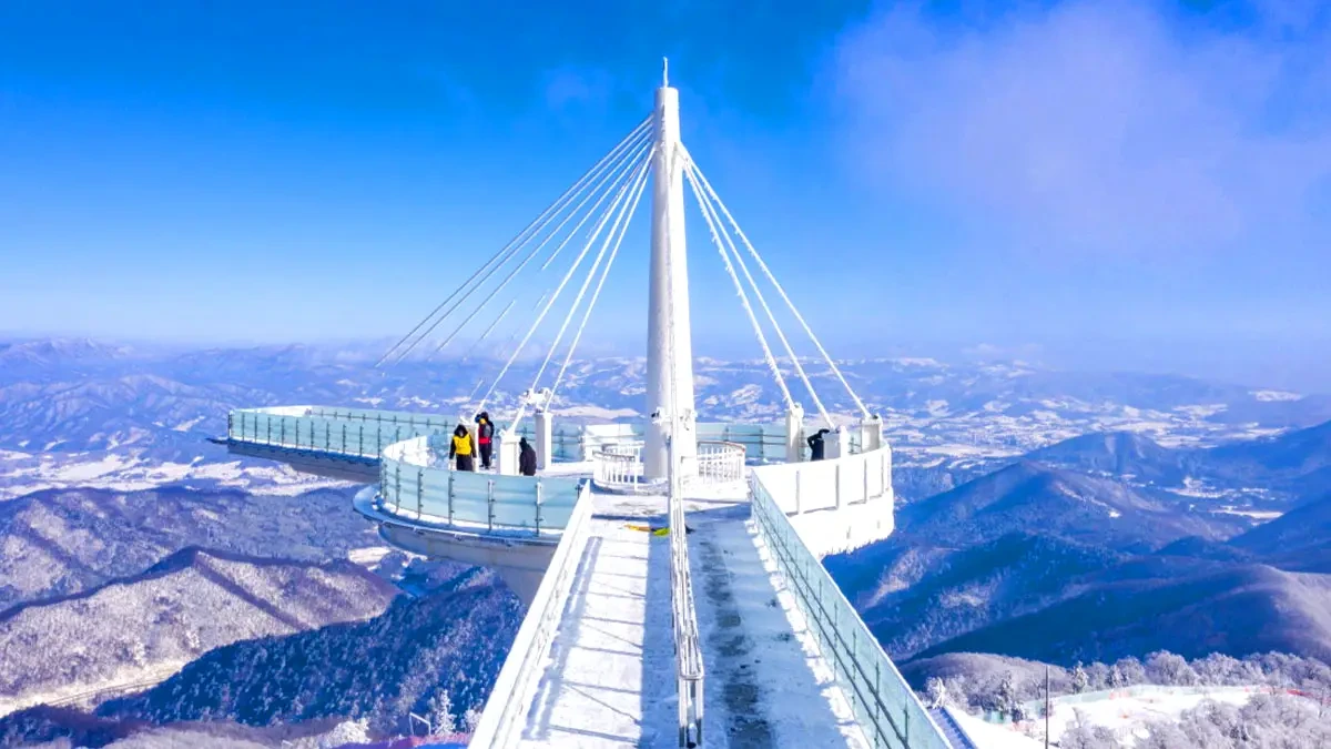 balwangsan-gi-skywalk-highest-observatory-winter4.webp