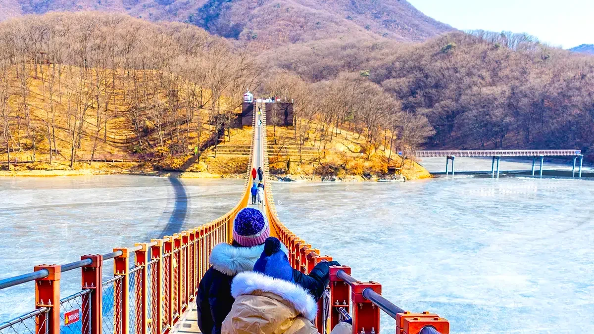 majang-lake-suspension-bridge-winter-trip2.webp