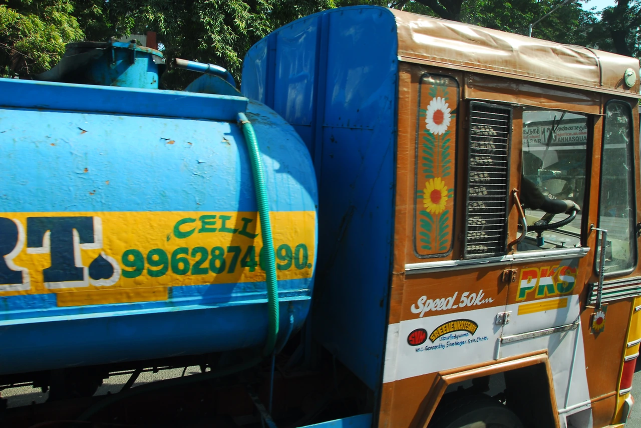 DSC_0945 물탱크 파업 차 첸나이(병석) ㅈㅉ.JPG