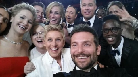 ellen_selfie_oscars.jpg?type=w2