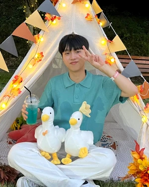 JunmoLee.jpg?auto=format&fit=max&w=640&q=50