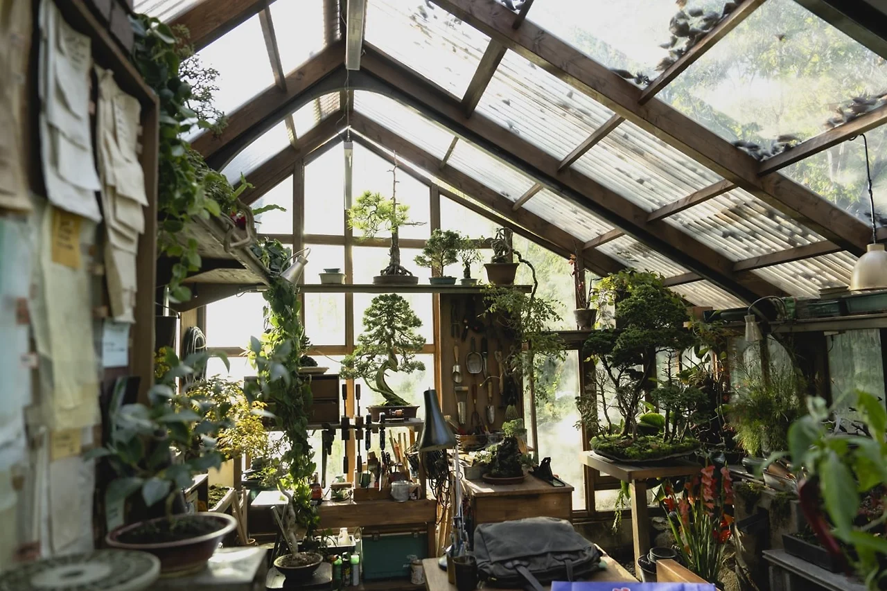 https%3A%2F%2Fkr.hypebeast.com%2Ffiles%2F2025%2F09%2F11%2Fpark-chan-wook-ryu-seong-hee-eojjeolsugaeopda-stills3.jpg?w=1440&cbr=1&q=90&fit=max