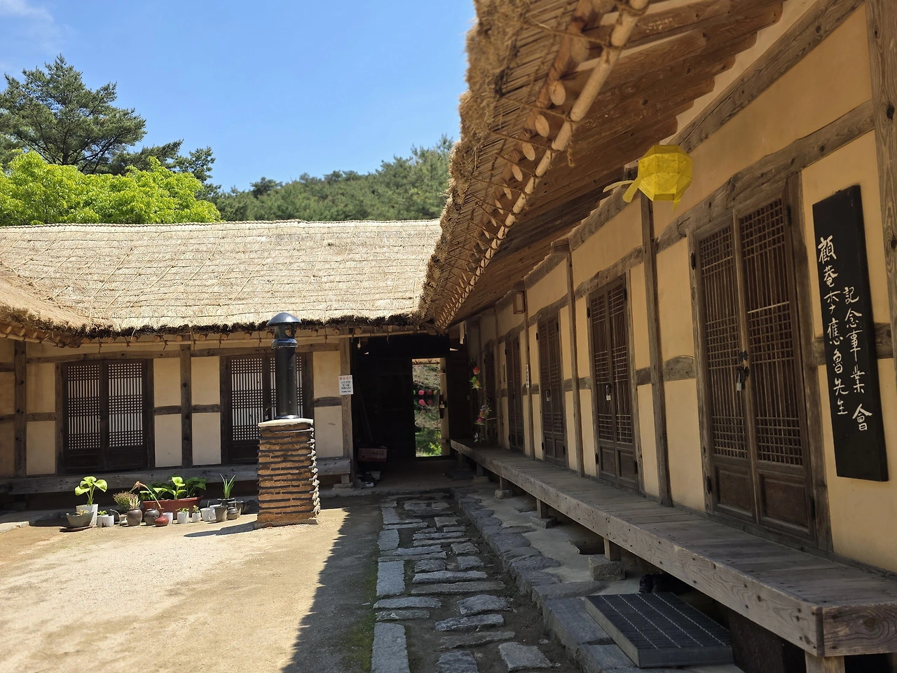 다운로드 (1).jfif