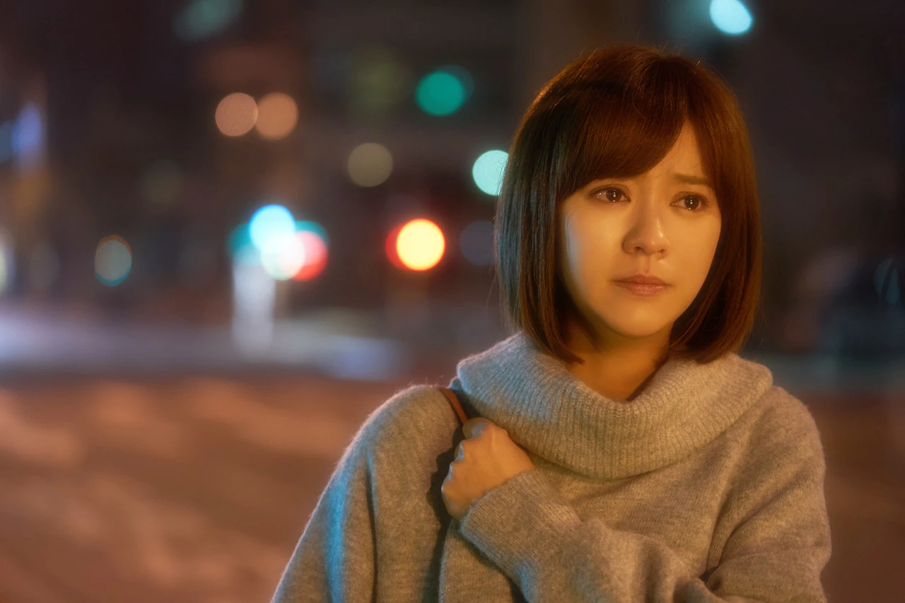 (4) 모어 댄 블루 스틸컷 2.jpeg