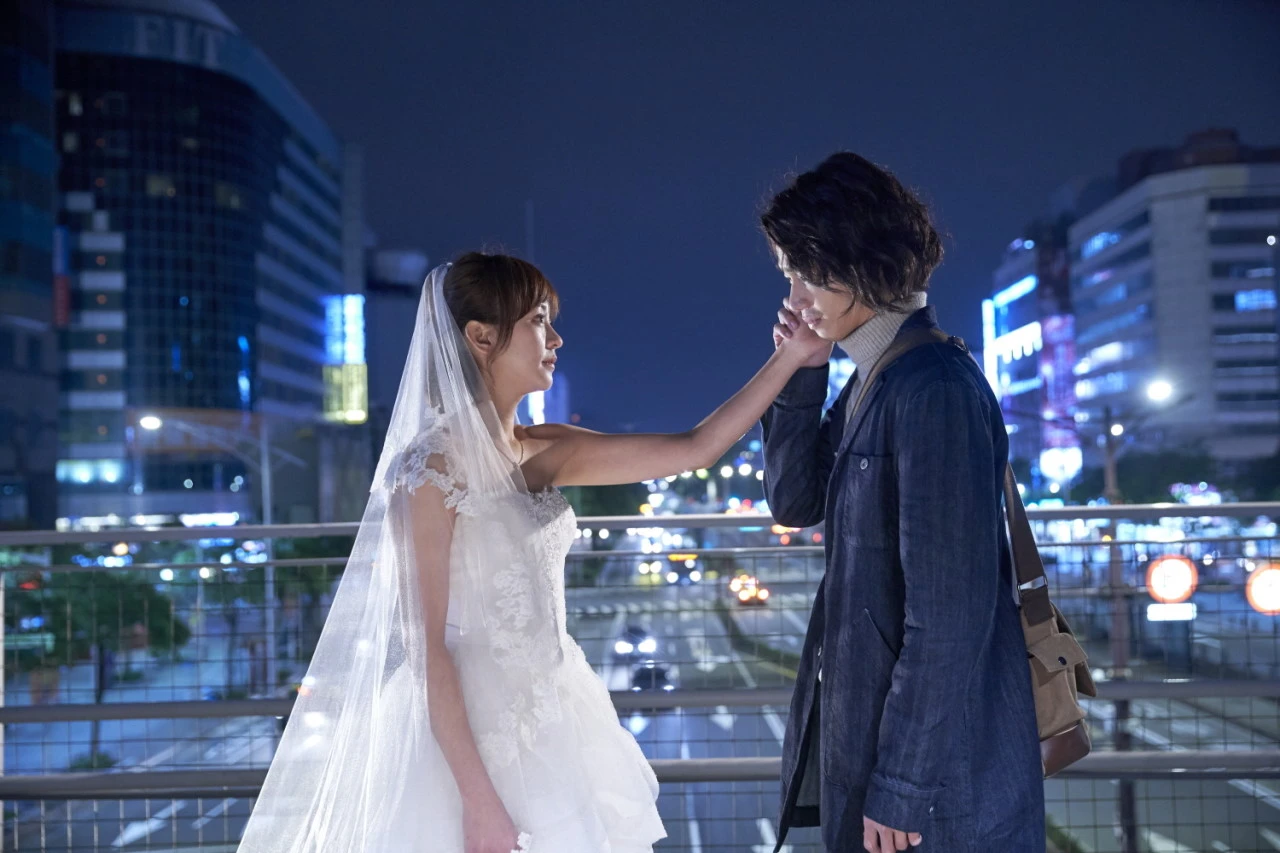 (5) 모어 댄 블루 스틸컷 3.jpeg