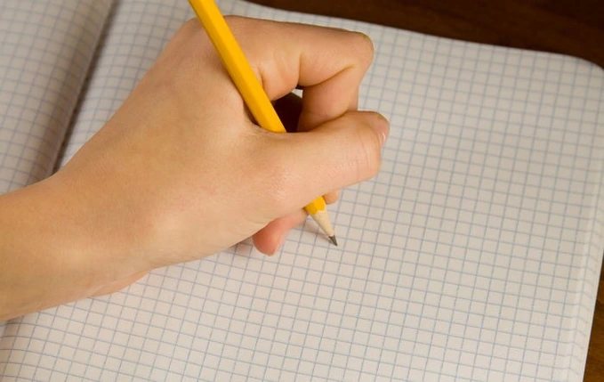 GSxdNAFboAA6szl?format=png&name=small