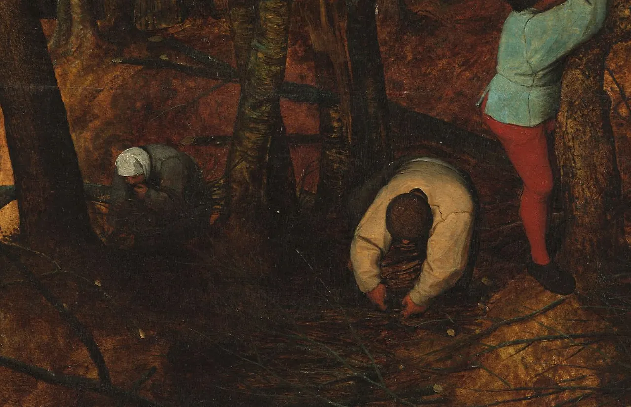 중앙 나무가지를 치는 남자 아래 두 명의 성인이 나무가지를 모으고 있습니다. 손이 추운지 입에 호호 불고 있는 듯합니다..JPG