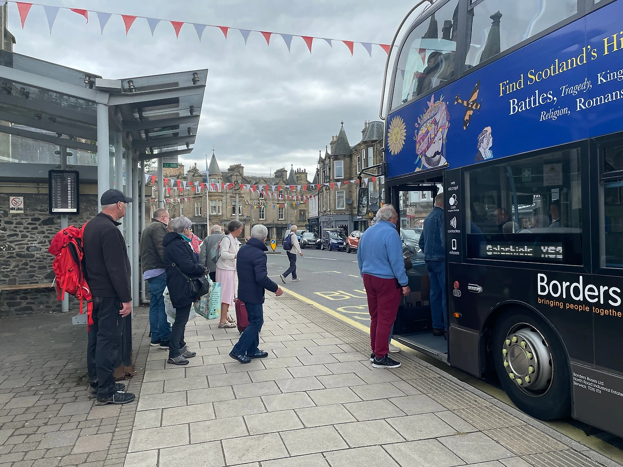 에든버러-피블스-갈라쉴즈를 잇는 광역버스.JPG