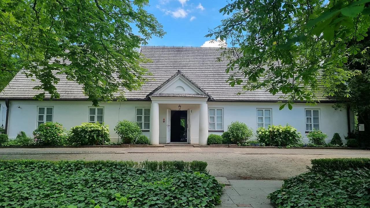 GQSmIwqWQAAw5-f?format=jpg&name=large