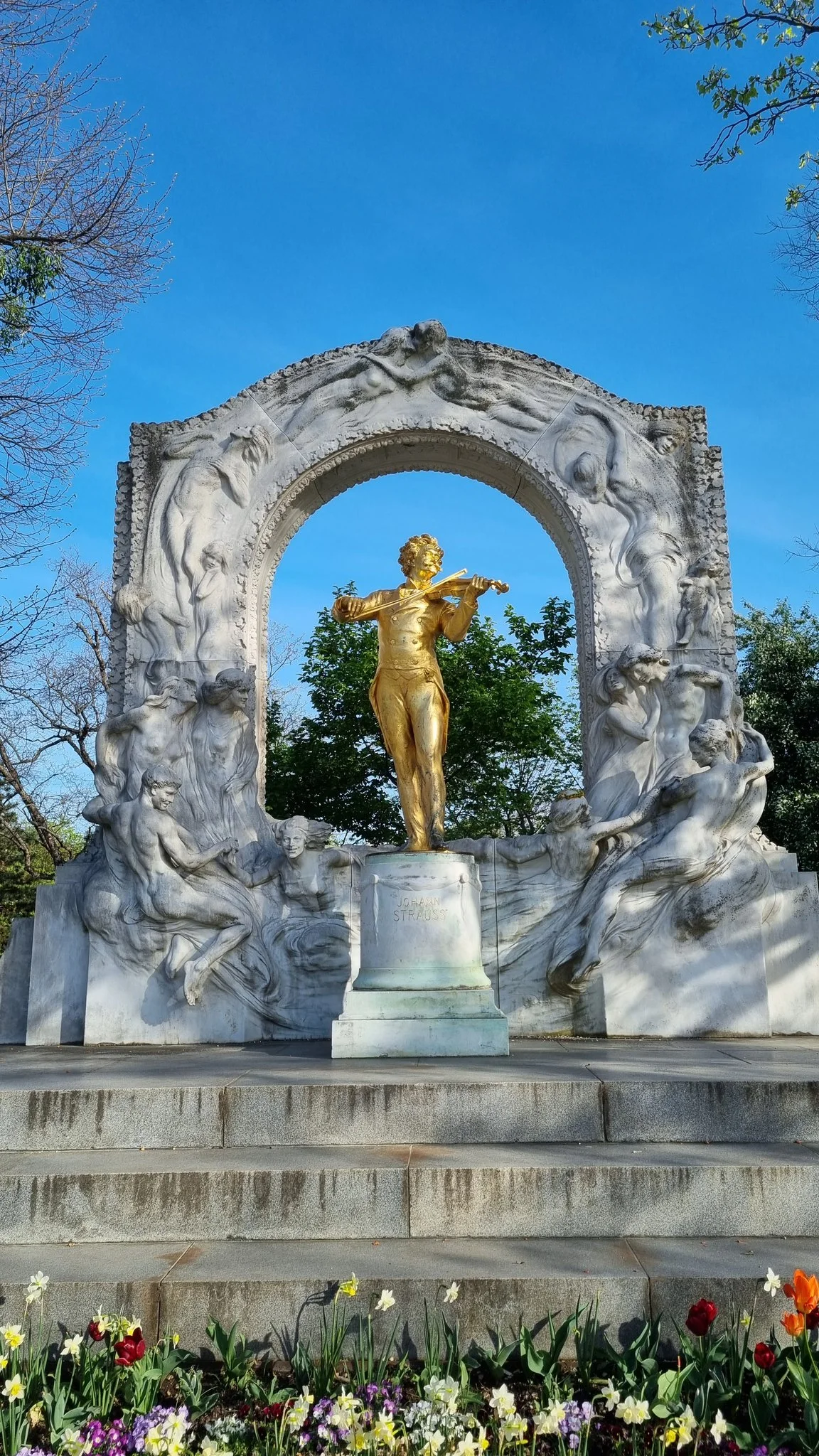 GKac-gMXIAASrw5?format=jpg&name=large