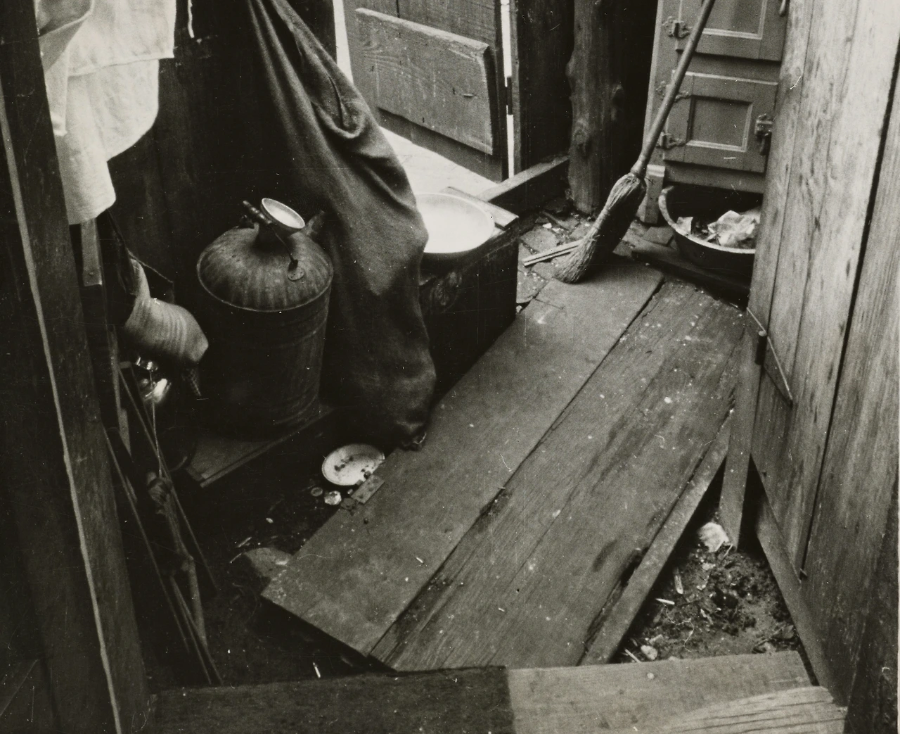 photo-1564052036525-793f411986cb?fm=jpg&q=60&w=3000&ixlib=rb-4.0.3&ixid=M3wxMjA3fDB8MHxzZWFyY2h8Mnx8JUVCJUI5JTg4JUVCJUFGJUJDJUVBJUIwJTgwfGVufDB8fDB8fHwy