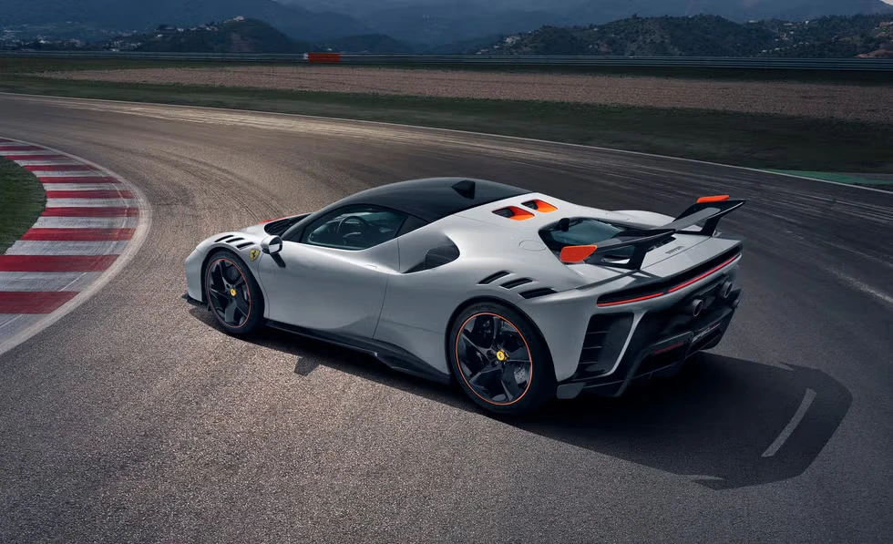 2024-ferrari-sf90-xx-stradale-123-654a66984fffa.avif