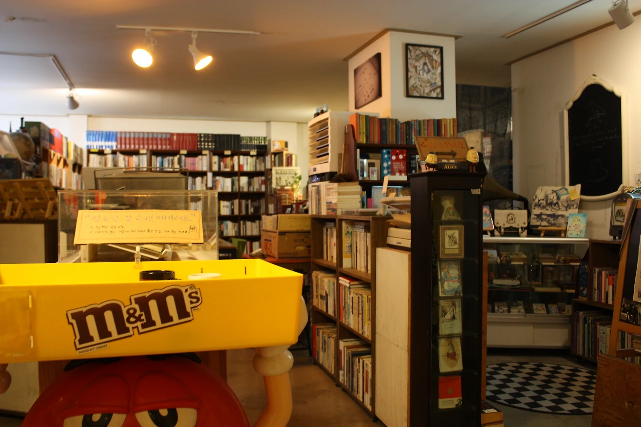 이상북 책방입구.JPG