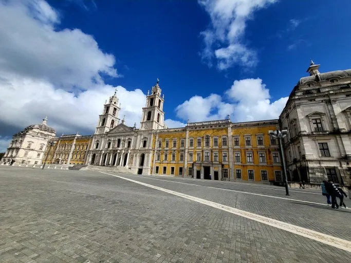 수도원의 비망록_국립 마프라 왕궁.jfif