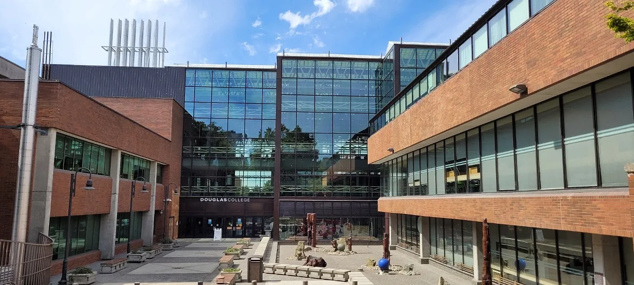 h_088Ud018svc8whz99zw1wix_o81ygz.jpg?type=e1920_std