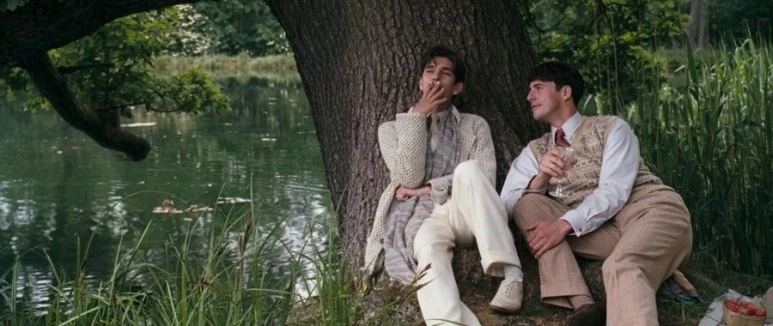 MV5BYzgzNTVmNzItMTZhNi00N2RiLWEwNDYtNDJlNTYwMzcxYzExXkEyXkFqcGdeQXVyNjcxMTYyMDE.%EF%BC%BFV1%EF%BC%BF.jpg?type=w773