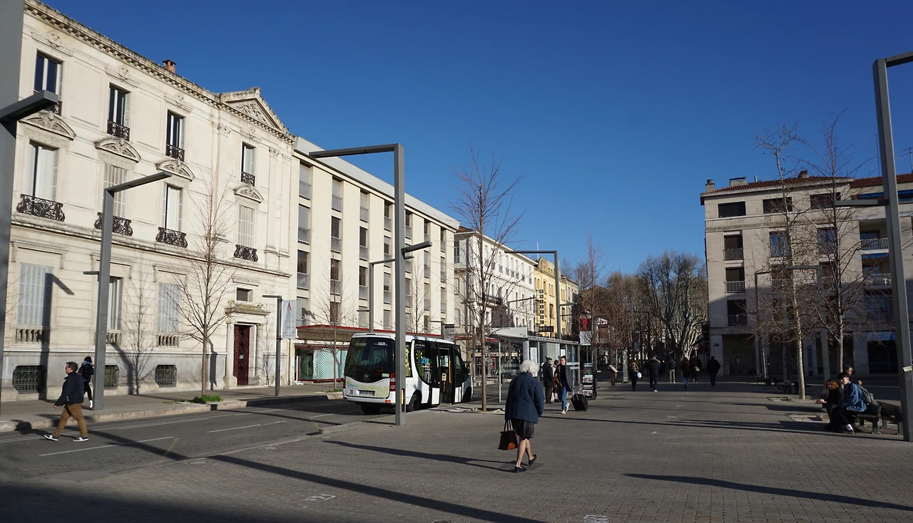 3일 성 안 바로에 있는마을버스.JPG