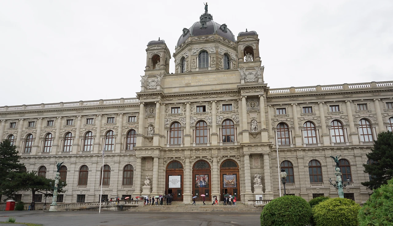 이제 미술사박으로.JPG