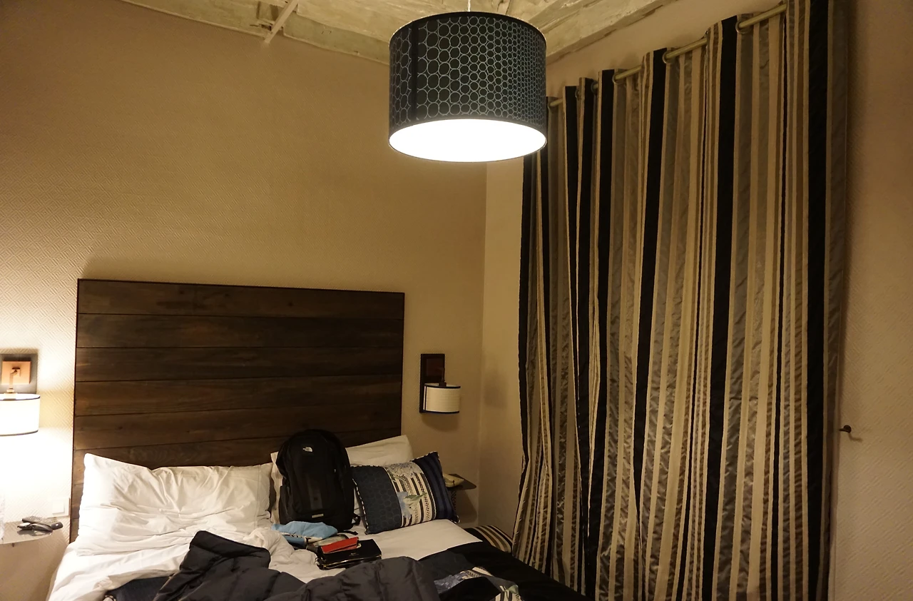 1일 아늑한 호텔 방.JPG