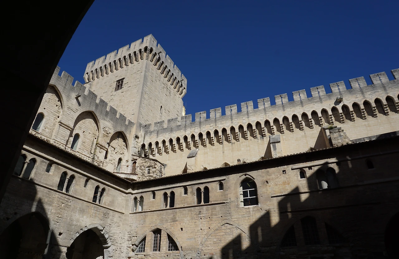 3일 교황청 외관은 그래도 화려.JPG