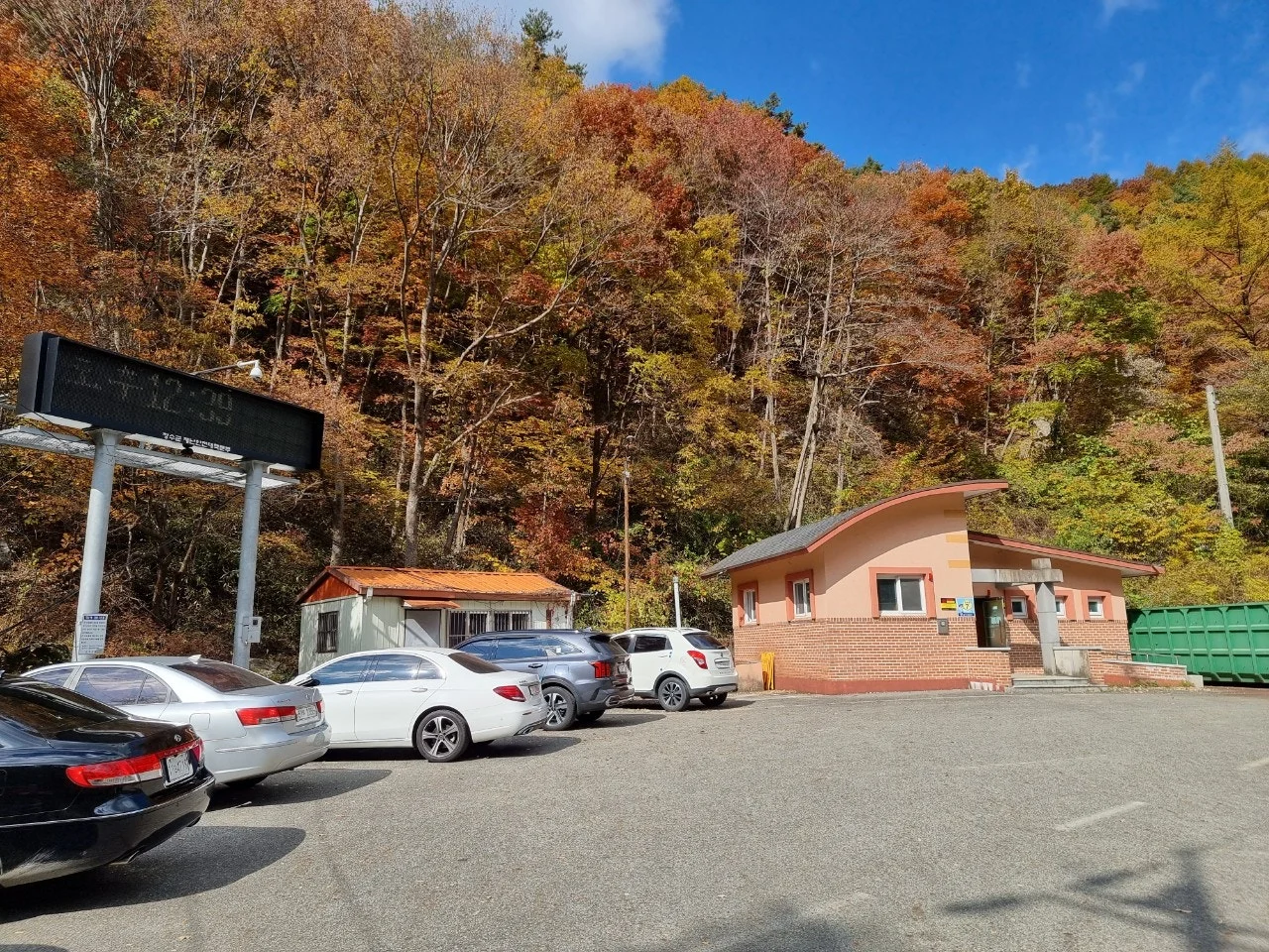 0_50fUd018svcrzotva0x3muf_e5tzrr.jpg?type=e1920_std