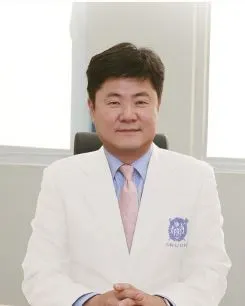 이용무 병원장.JPG