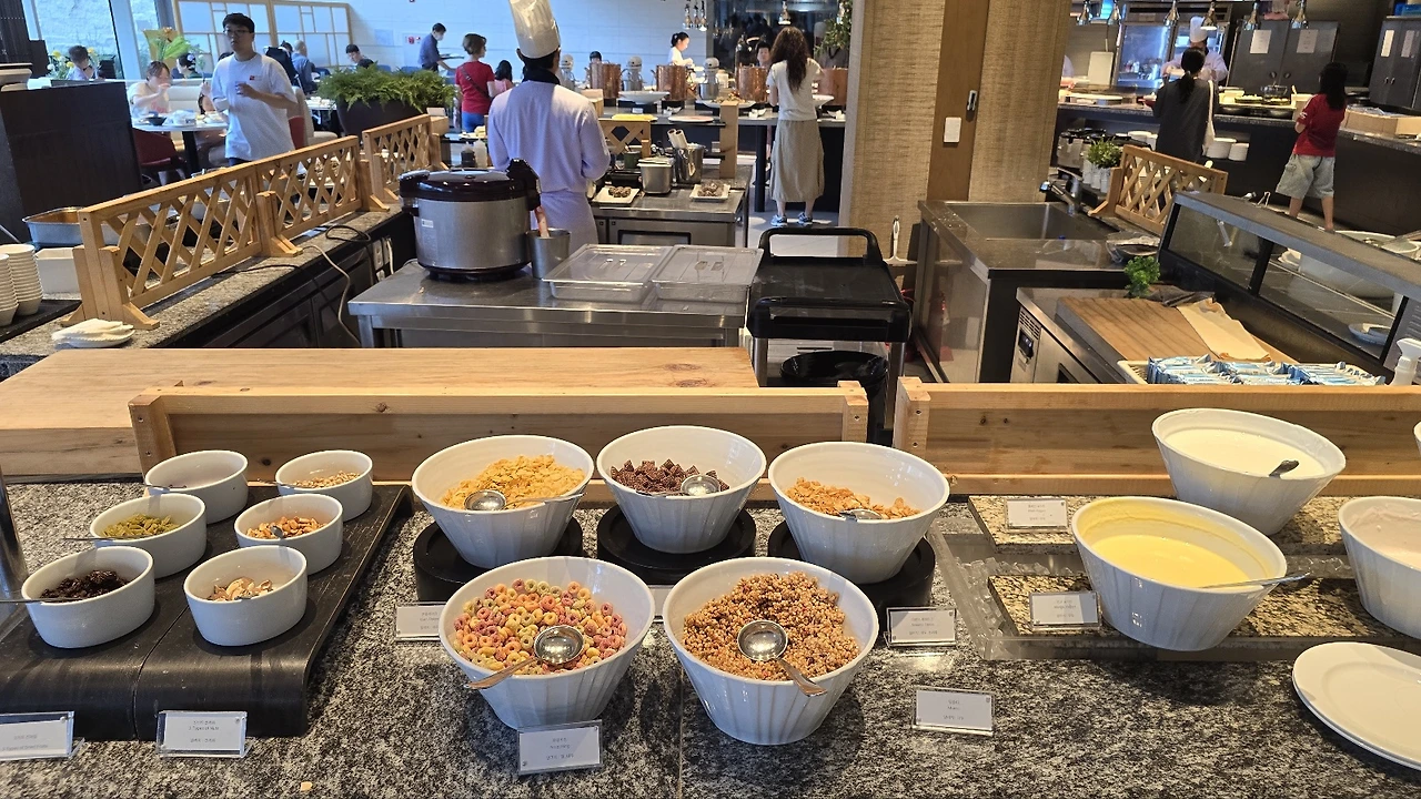 8. 라한호텔셀렉트, 경주숙소추천, 경주호텔추천, 경주여행숙소, 라한호텔수영장, 라한호텔조식oTalk_Photo_2024-10-09-23-12-52 017.jpeg