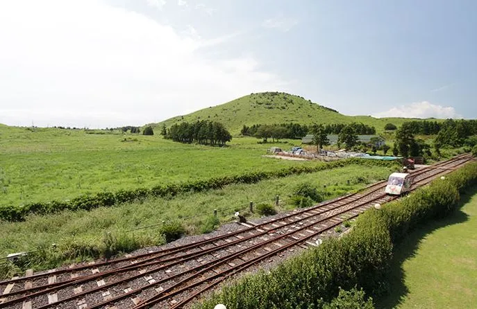 제주도-동쪽-테마파크-제주-레일바이크-액티비티-추천-용눈이오름.JPG