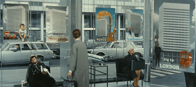 jacques-tati-mocking-modern-architecture-in-the-film-v0-p4hip7n8l17d1.png?width=640&crop=smart&auto=webp&s=d17fba98ff6804228bdf7f5822543f0738bd66bc