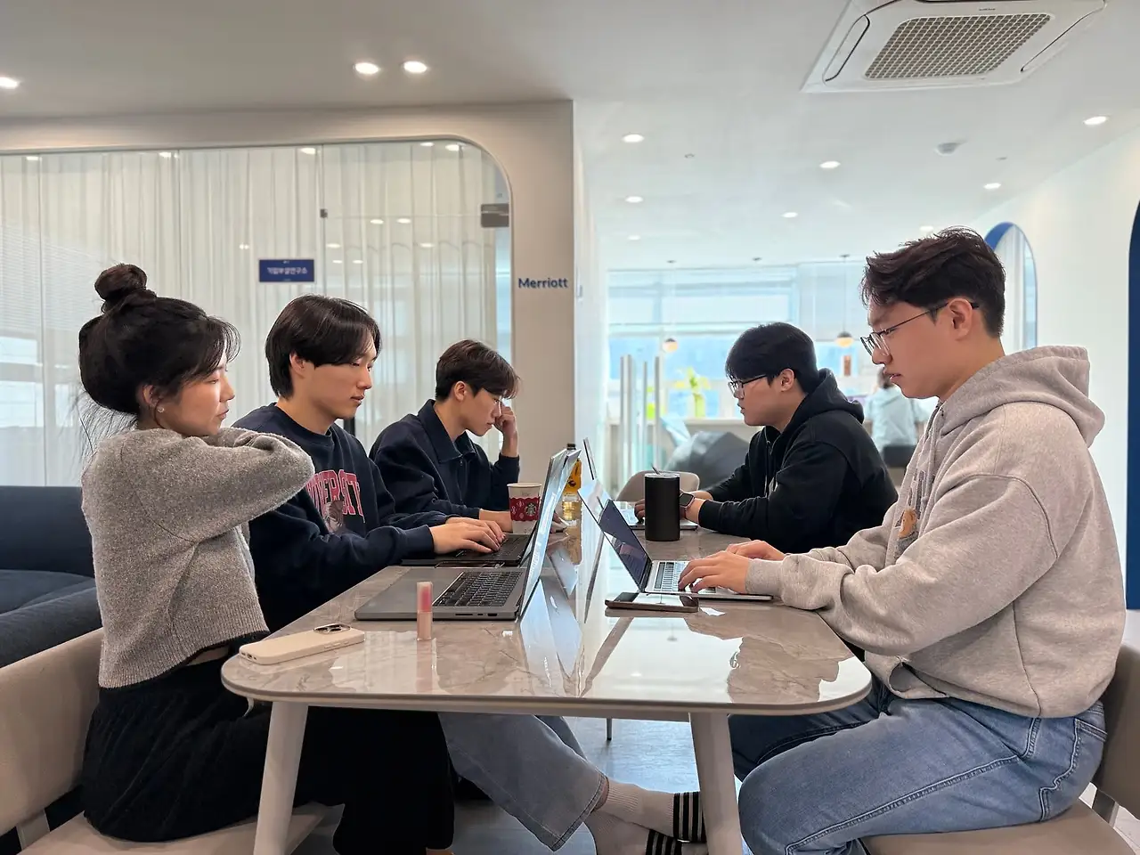 image?url=https%3A%2F%2Ffgobbnslcbjgothosvni.supabase.co%2Fstorage%2Fv1%2Fobject%2Fpublic%2Fimages%2Fpost_image%2F2024-11-06T06%3A09%3A48.335Z-10fd719b-b248-4d54-a91b-6231c566a374&w=1920&q=75