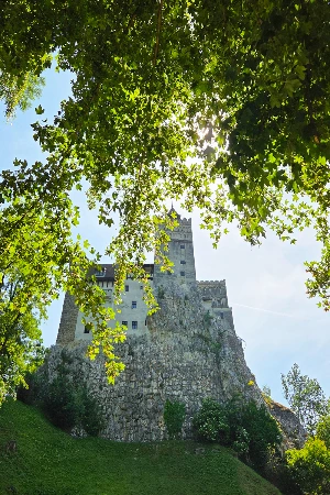 img.jpg?credential=yqXZFxpELC7KVnFOS48ylbz2pIh7yKj8&expires=1759244399&allow_ip=&allow_referer=&signature=KZcDvjuurAINC%2BuHWkkr7HE99zg%3D