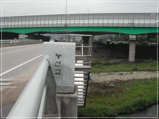 a0109537_49879430952af.jpg?type=w966