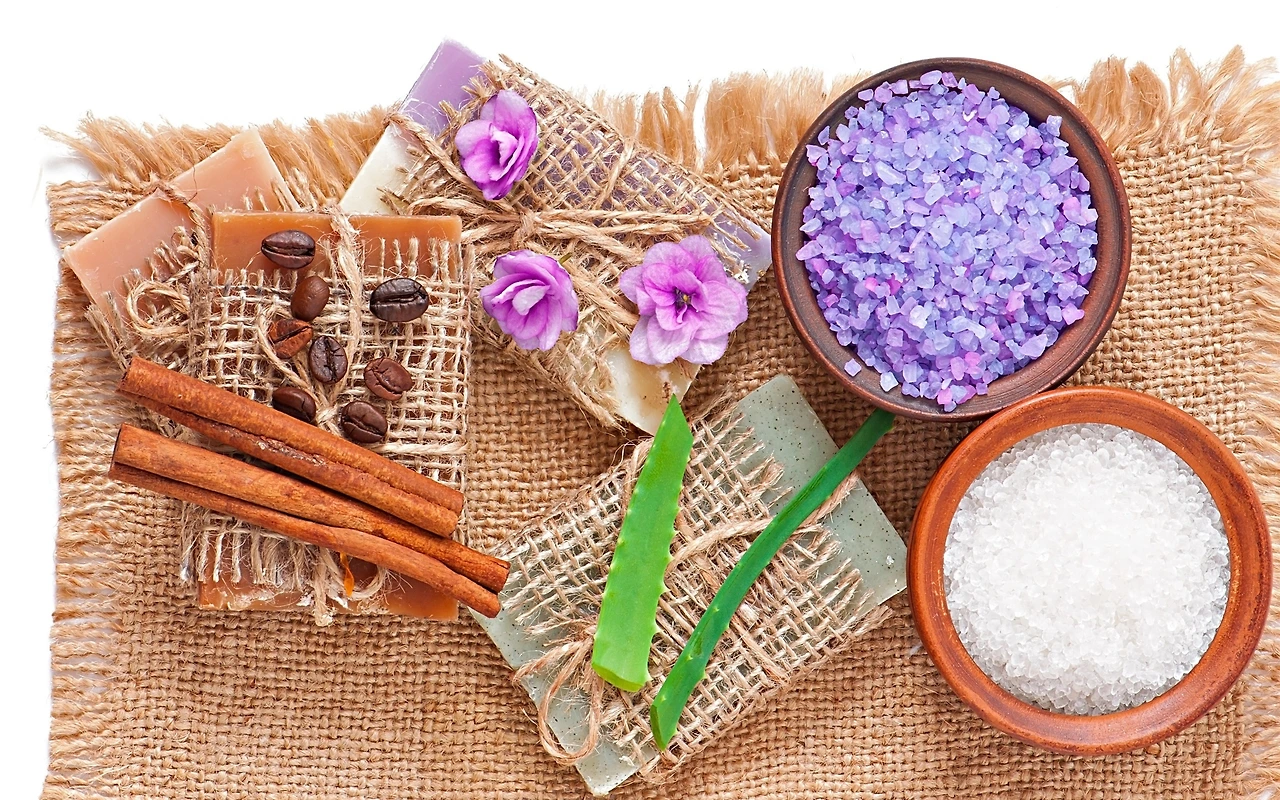 Spa-soap-lavender-salt-coffee-aloe-flowers_2560x1600.jpg