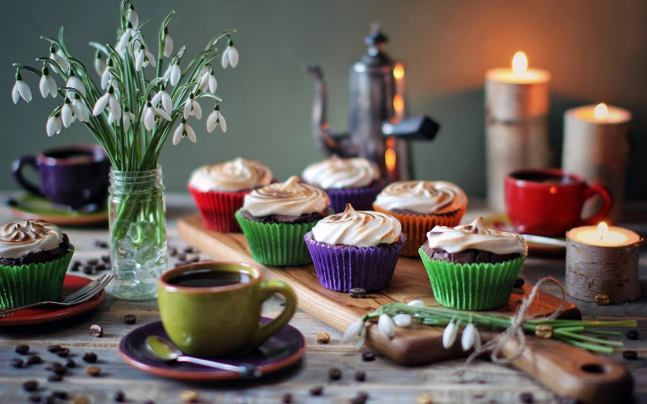 Cupcakes-cream-snowdrops-flowers-cups-coffee-candles_1920x1200.jpg