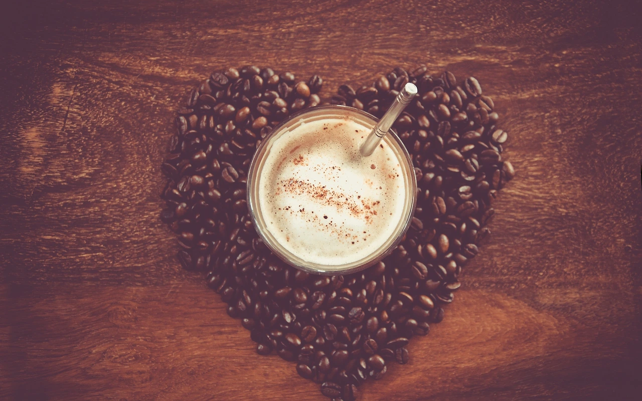 Heart-shaped-love-of-coffee-and-coffee-beans_2560x1600.jpg