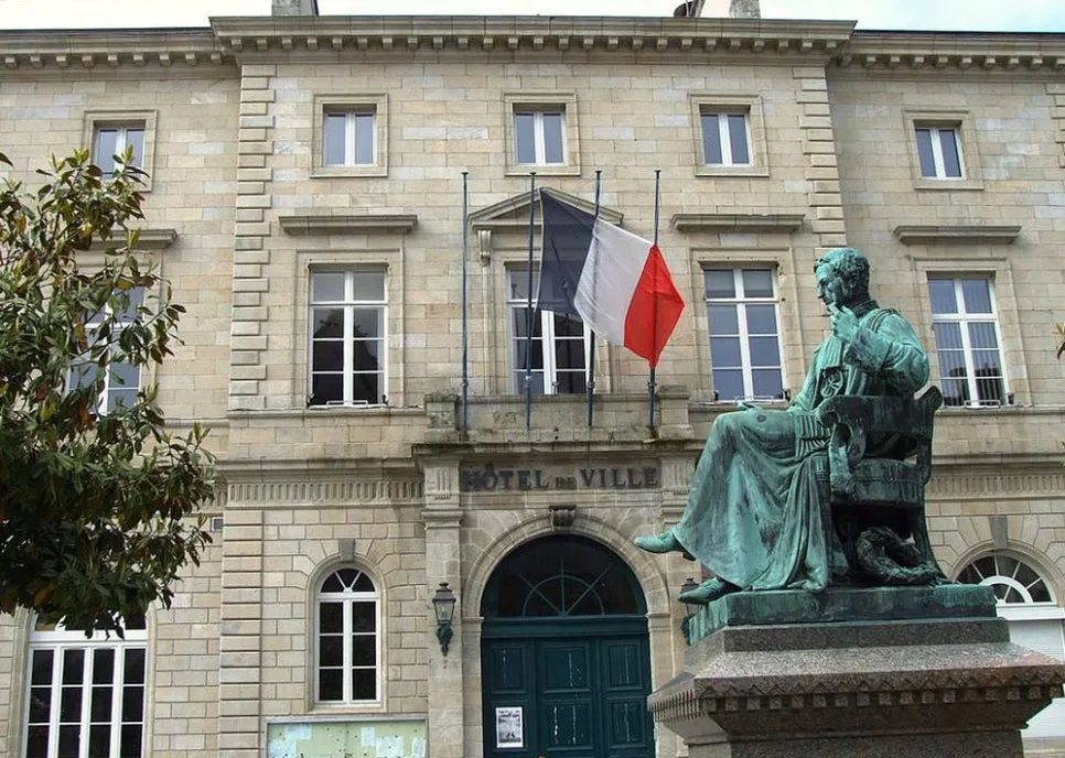 quimper_hotel_de_ville_1%EC%88%98%EC%A0%95.jpg?type=w966