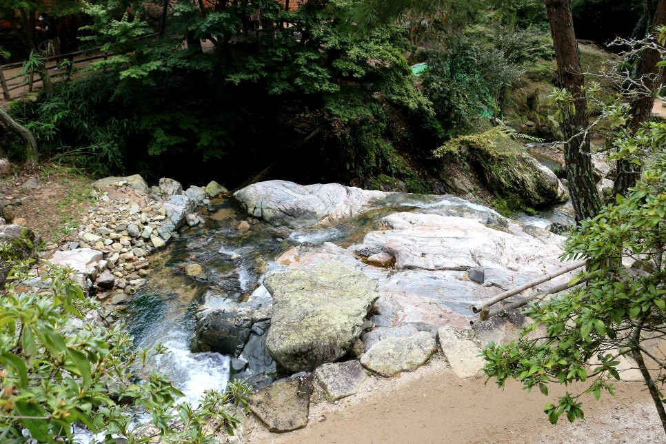 img.jpg?credential=yqXZFxpELC7KVnFOS48ylbz2pIh7yKj8&expires=1761922799&allow_ip=&allow_referer=&signature=CFmwiLs8SaU0FfIXntJRLEzO9oc%3D