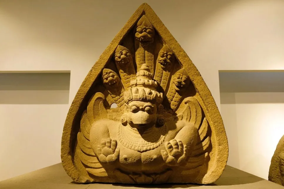 cmp01-25.jpg?type=w966