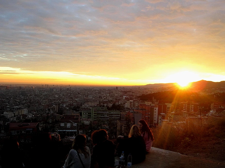 bester-ausblick-uber-barcelona-und-sonnenuntergang-beim-bunker-del-carmel-57.jpg?type=w966