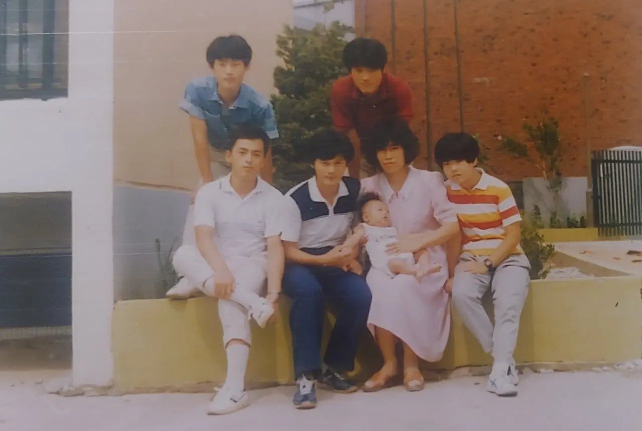 9_i29Ud018svc1732jq14kwaws_rgvkvg.jpg?type=e1920_std