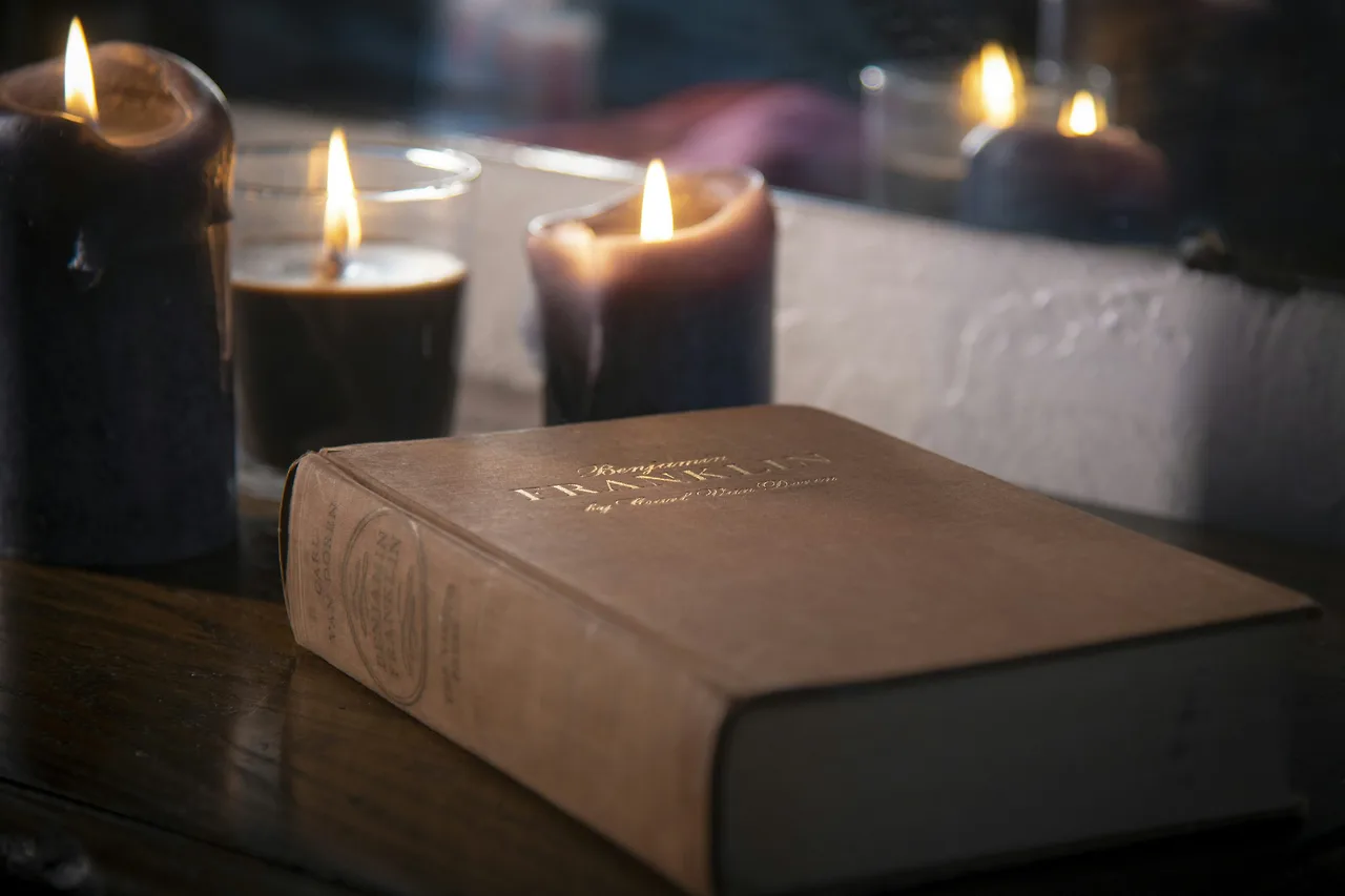 photo-1530970700033-150f6684a1af?fm=jpg&q=60&w=3000&ixlib=rb-4.1.0&ixid=M3wxMjA3fDB8MHxzZWFyY2h8MTF8fHByYXllciUyQyUyMGRyZWFtJTIwZ3VpZGFuY2UlMkMlMjB1bml2ZXJzaXR5JTIwd2Vic2l0ZSUyQyUyMG5pZ2h0JTIwaW5zcGlyYXRpb24lMkMlMjBkaXZpbmUlMjBtb21lbnR8ZW58MHx8MHx8fDA%3D