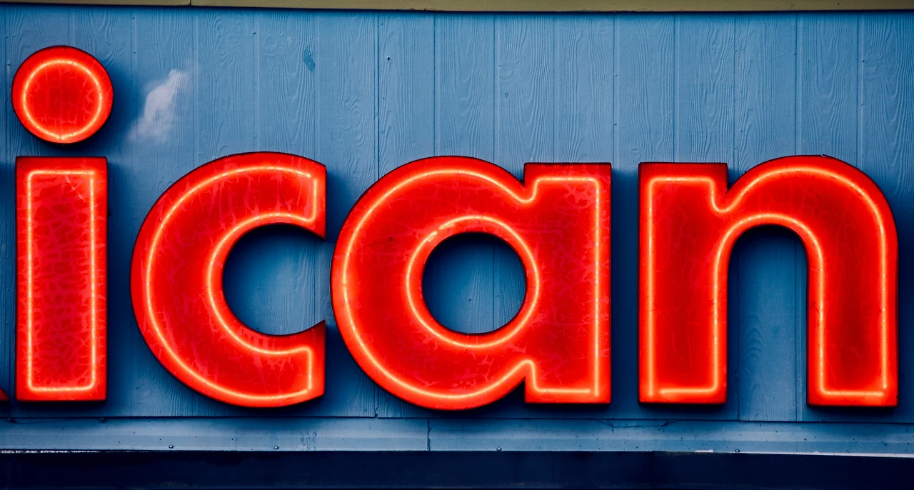 photo-1595874199826-7f0e8edece14?ixlib=rb-4.0.3&q=85&fm=jpg&crop=entropy&cs=srgb