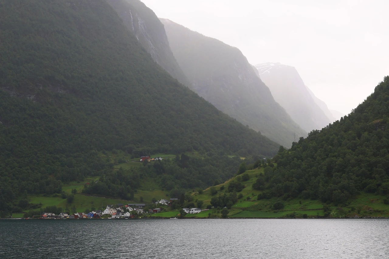 25.7베르겐 피요르 마을.JPG