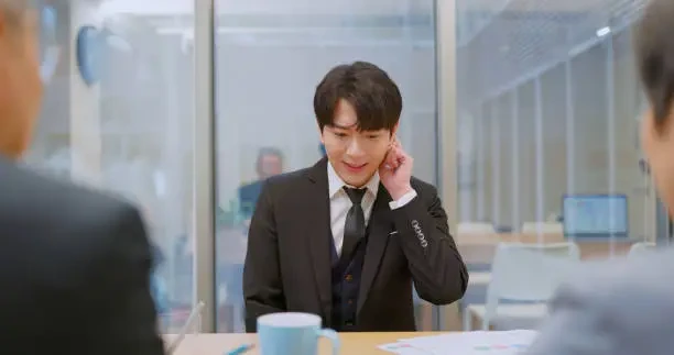 new-graduate-has-job-interview.webp?a=1&b=1&s=612x612&w=0&k=20&c=5WRlq4o8jDlxOTz9FZjQktfGvZr2BIWddURlPFuJY9w=