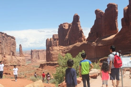 6-3%EC%84%B8%EA%B3%84%EC%97%AC%ED%96%89_%EB%AF%B8%EA%B5%AD_%EA%B0%80%EC%A1%B1%EC%97%AC%ED%96%89_%EC%BA%A0%ED%95%91_%EC%95%84%EC%B9%98%EC%8A%A4%EA%B5%AD%EB%A6%BD%EA%B3%B5%EC%9B%90_%EB%AA%A8%EC%95%84%EB%B8%8C_%EC%B6%95%EA%B5%AC.JPG?type=w2