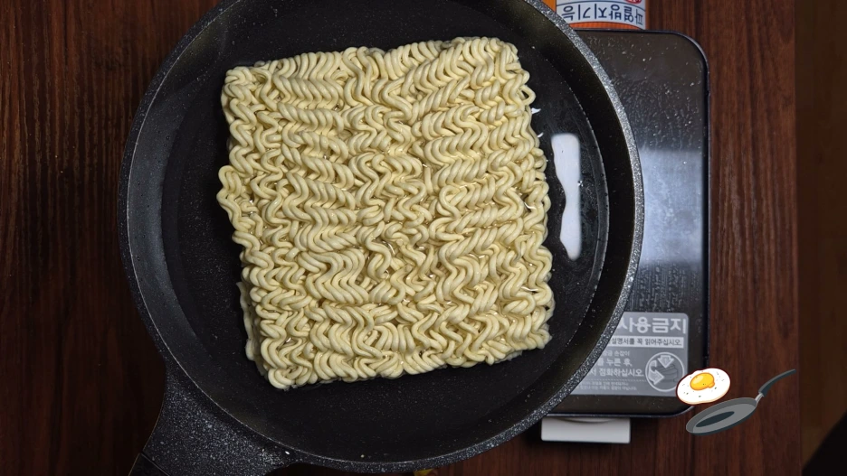 %EB%9D%BC%EB%A9%B42.png?type=w1