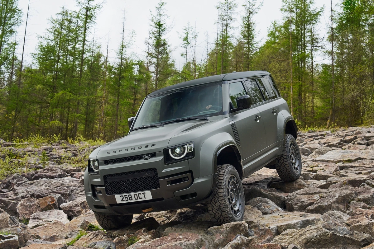 All_New_Defender_OCTA_Land_Rover_wwwlandrovercom_3.webp