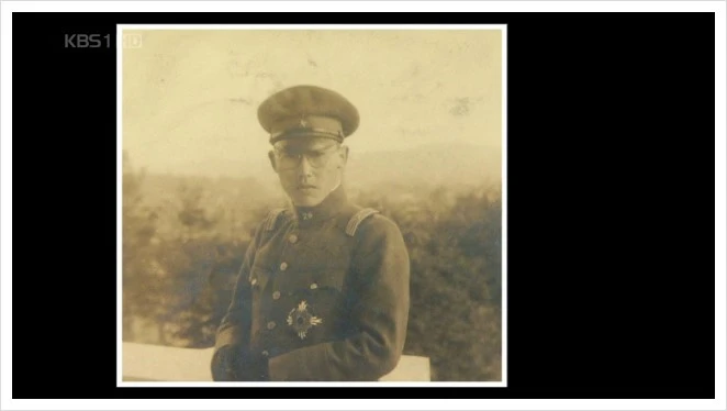 8.15%C6%AF%C1%FD%B4%D9%C5%A5_-_%C1%B6%BC%B1%C8%B2%C1%B7_%C0%CC%BF%EC%2C_%B1%D7%B4%C2_%BF%D6_%BE%DF%BD%BA%C4%ED%B4%CF%BF%A1_%C0%D6%B4%C2%B0%A1.070814.HDTV.XviD-Ental.avi_000491424.jpg?type=w2