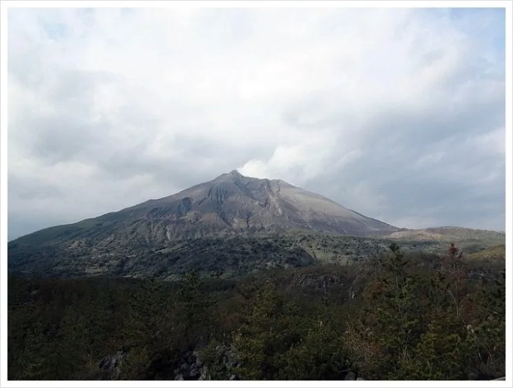 Sakurajima_eruptions_8_Dec__2014%2C_JST_13-43-24.JPG?type=w2