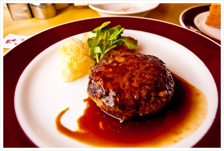 1280px-JR_West_Twilight_Express_hamburg_at_lunch_time.jpg?type=w1